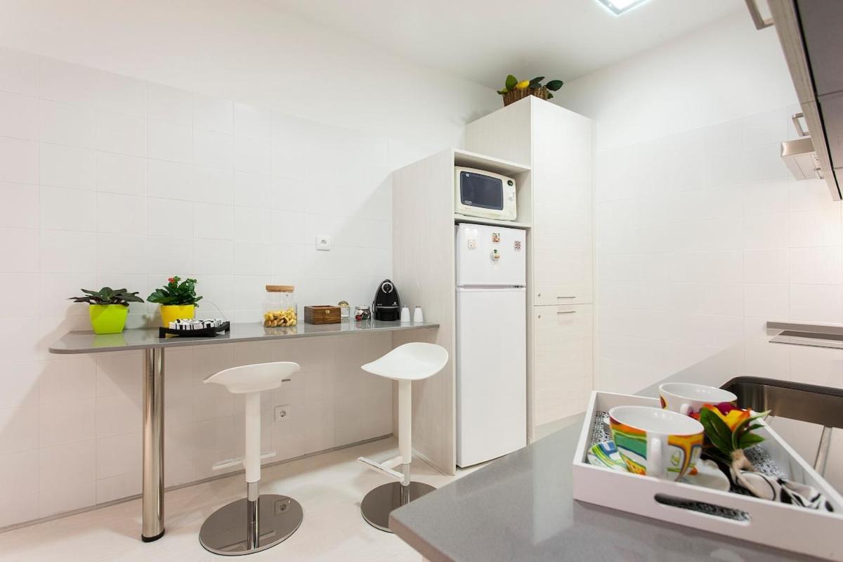 Ginjinha House - 4 - Bairro Alto - With Ac! Gæstehus Lisboa